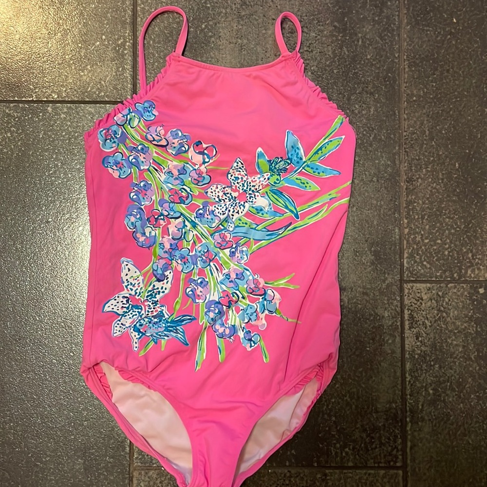 Size 7 girls Lilly Pulitzer swimsuit. Still in very good condition